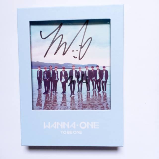 (SIGNED) WANNA ONE 1st Mini Album : 1x1=1 (To Be One) Sky Ver.