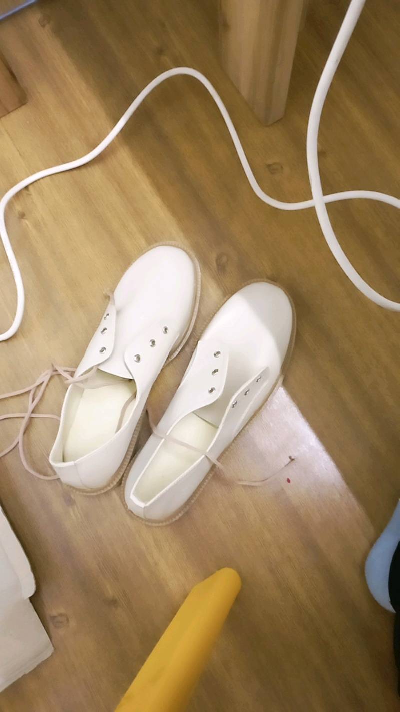 Sepatu Oxford Wanita Tali / Docmart Cream Dk04