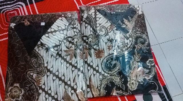 Kemeja Batik Semi Sutra Silky Premium Super Berfuring Lengan Pendek M L Xl Xxl Fashion Pria Exclusif