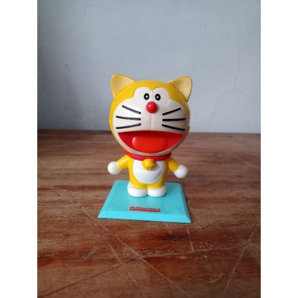 Pajangan Doraemon