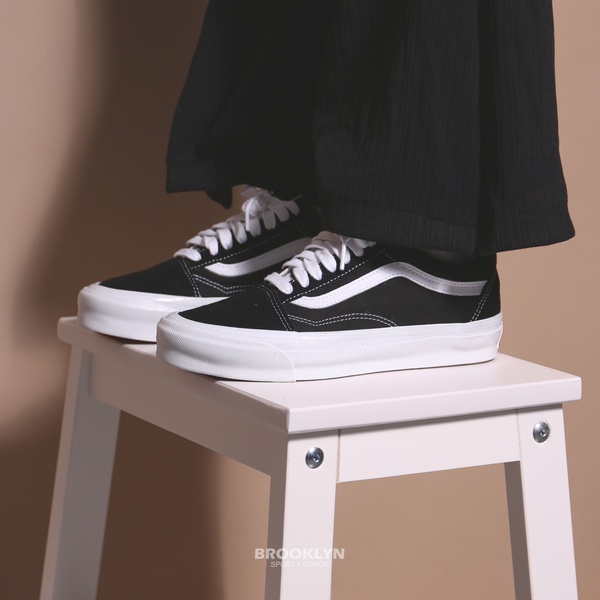 (COD) Sepatu Vans Classic Sekolah Oldskool Terlaris Shoes Santai Pria Wanita Oldschool Black White Terbaru Grade Original flat Putih Keren