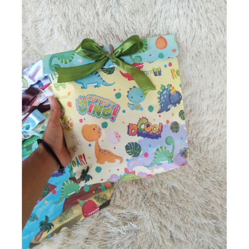 

Bungkus kado instan Bungkus kado sudah jadi isi 10pcs