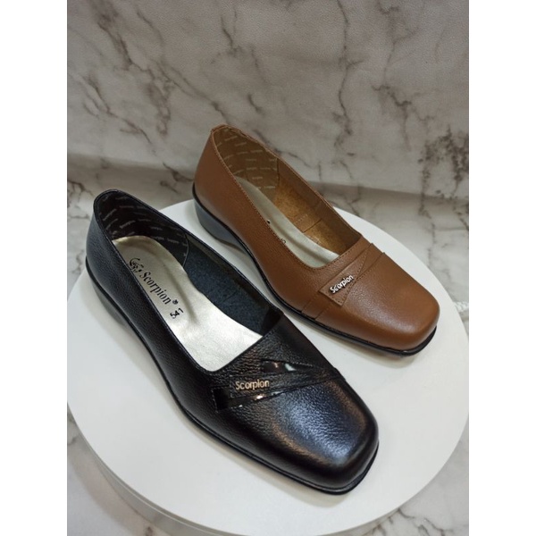 Scorpion Sepatu pantofel wanita kulit