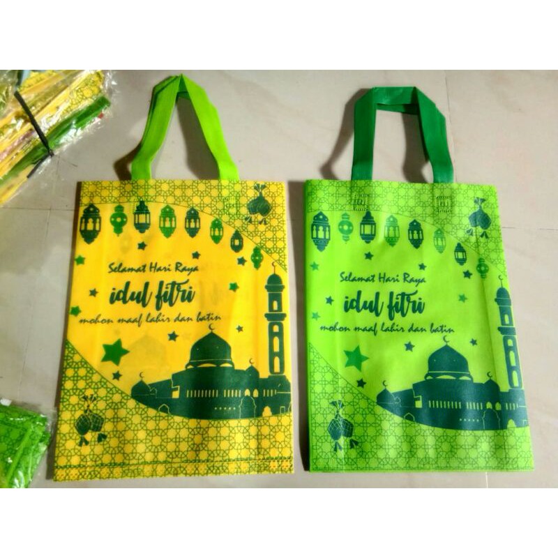 

TAS HANTARAN LEBARAN 12PCS MOTIF DUA SISI READY STOCK 30*40*10CM