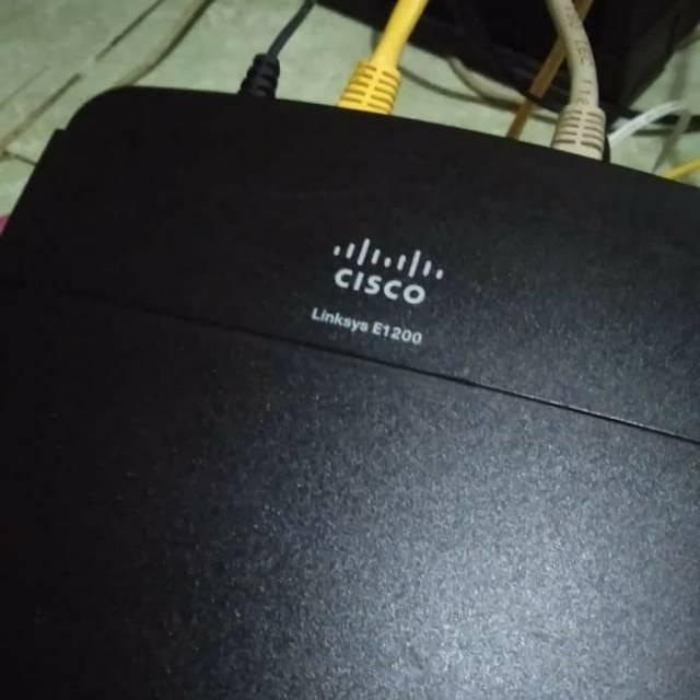 Linksys sisco E1200 wireless N router