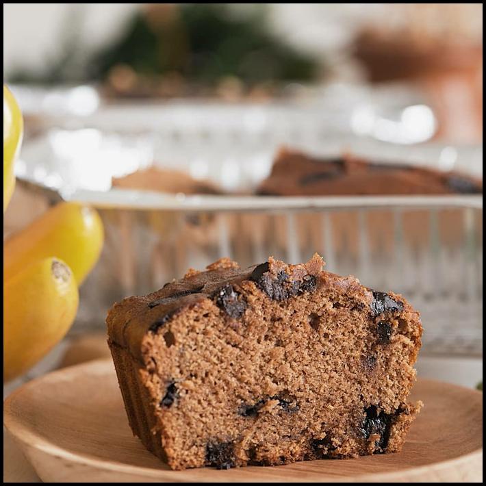 

Vegan Banana Chocomelt Mini Pound Cake