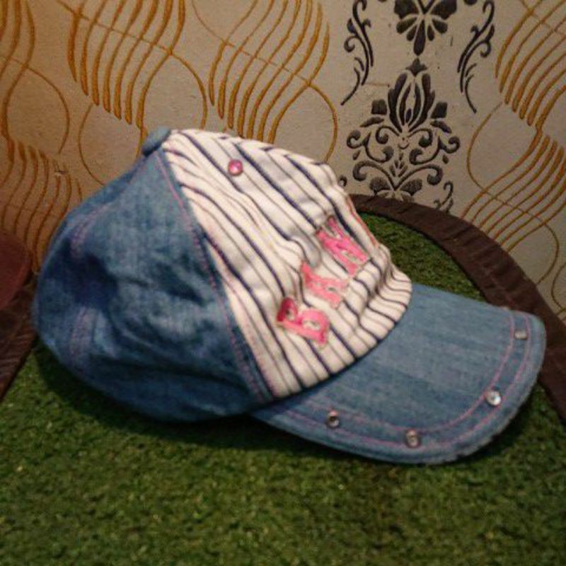 PRELOVED TOPI BANILA B ORIGINAL