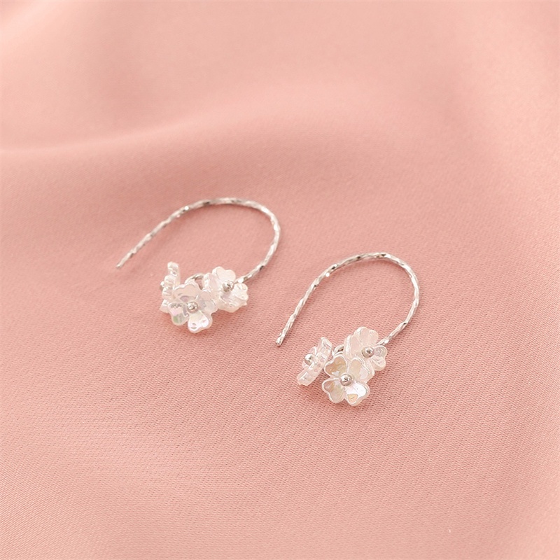 Anting Tusuk Motif Bunga Bahan Sterling Silver 925 Untuk Wanita