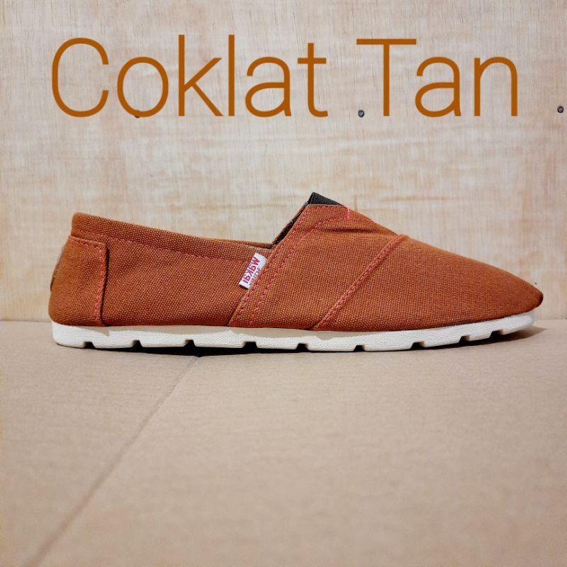 Slip on pria &amp; wanita termurah WK coklat tan