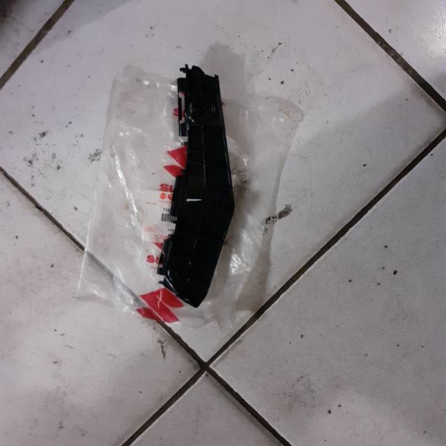 Breket bemper belakang karimun wagon r