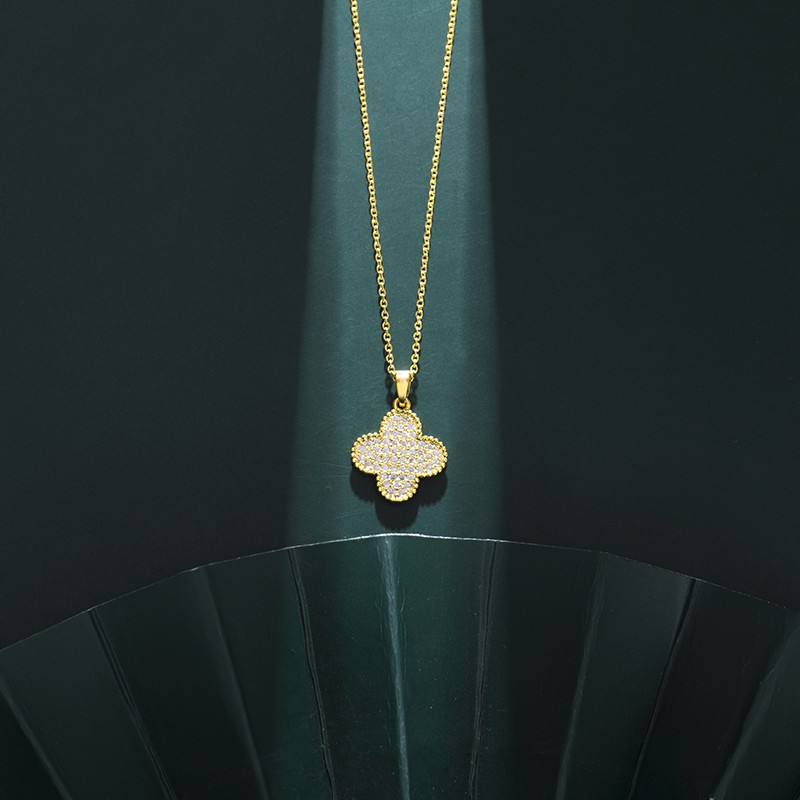 2021Ins Full Zircon Four Leaf Clover Pendant Kalung Rantai Klavikula Berlapis Emas Tembaga Perhiasan