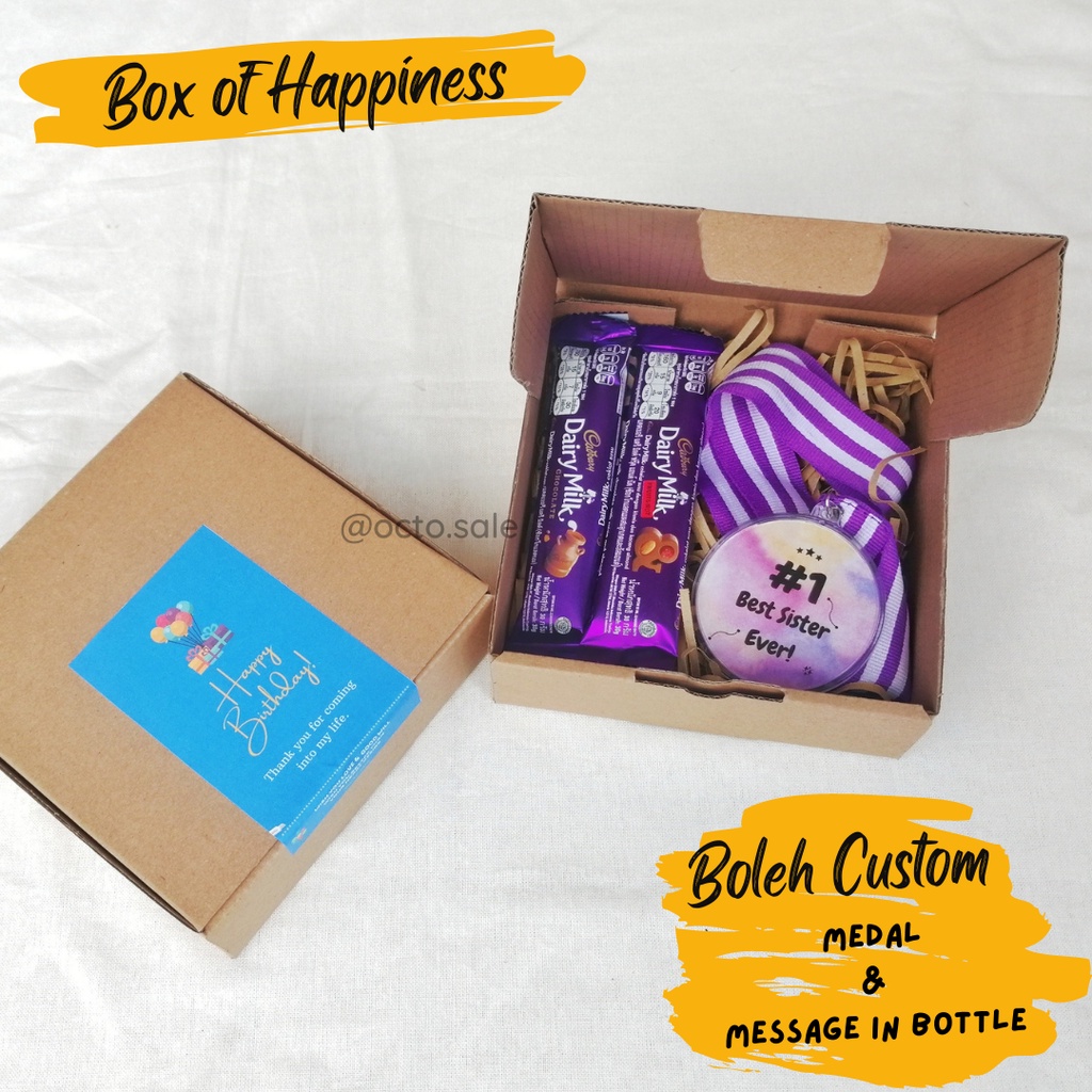 

Box Hampers Coklat Ulang Tahun Wisuda Sahabat Medali Custom | Hadiah Unik Spesial Coklat Cadbury