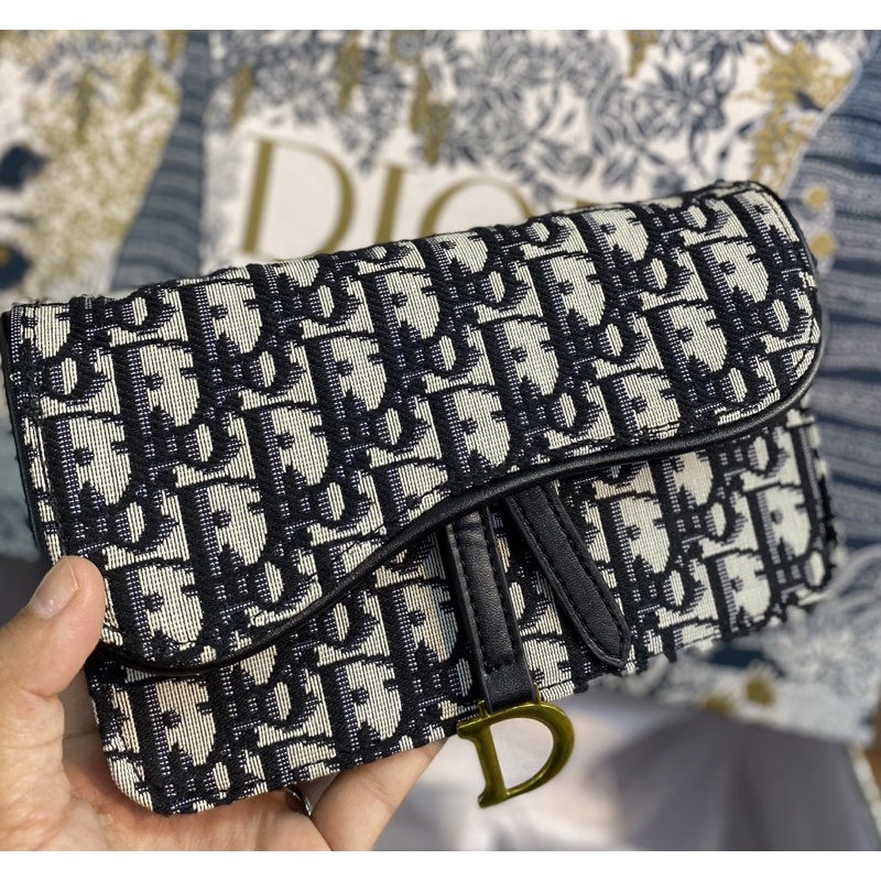 tas pinggang dior