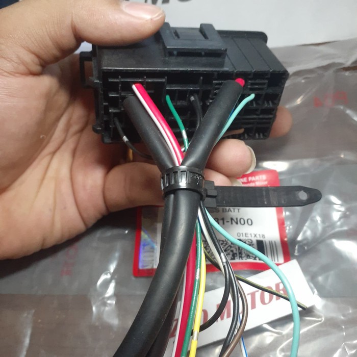 BOX SEKRING BEAT ESP 32102-K81-N00 TEMPAT COLOKAN RELAY STARTER BEAT-2