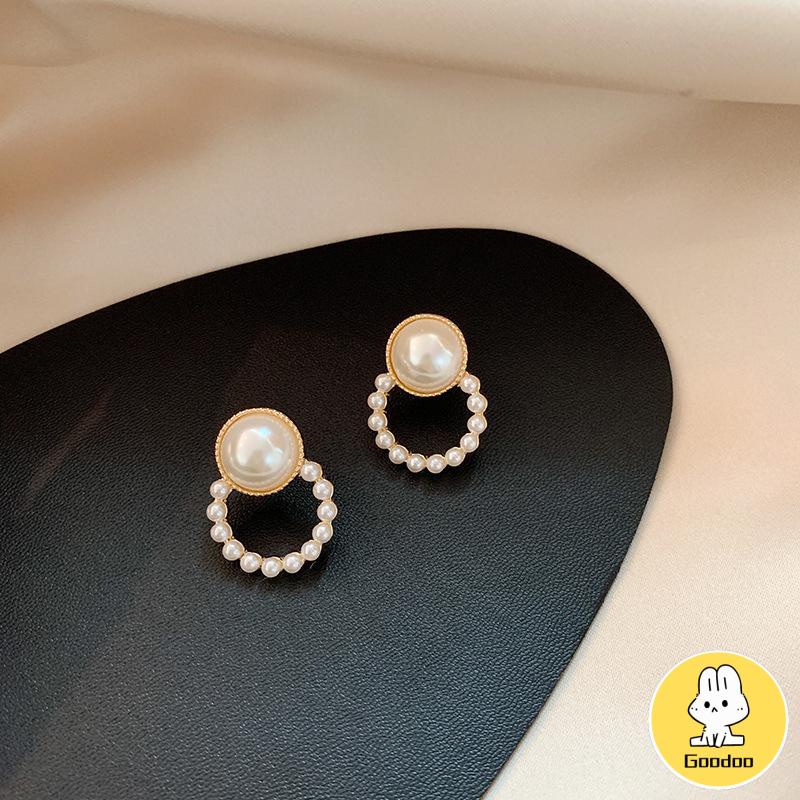 Mutiara yang sederhana dan serbaguna lingkaran anting -anting yang lembut dan elegan  elegan dan elegan -Doo