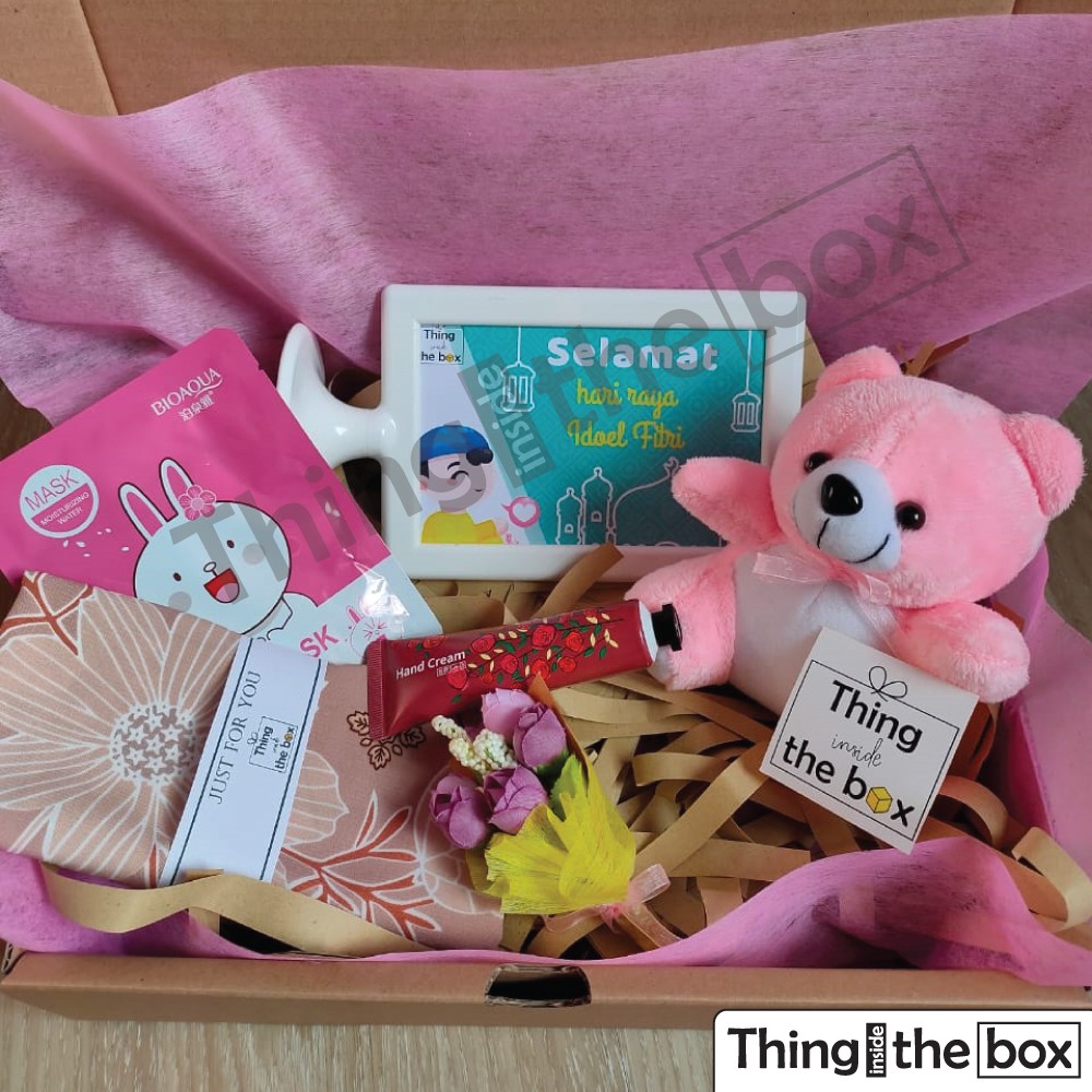 

Thing inside the box - Gift ulang tahun hampers hadiah kado istri unik bunga boneka