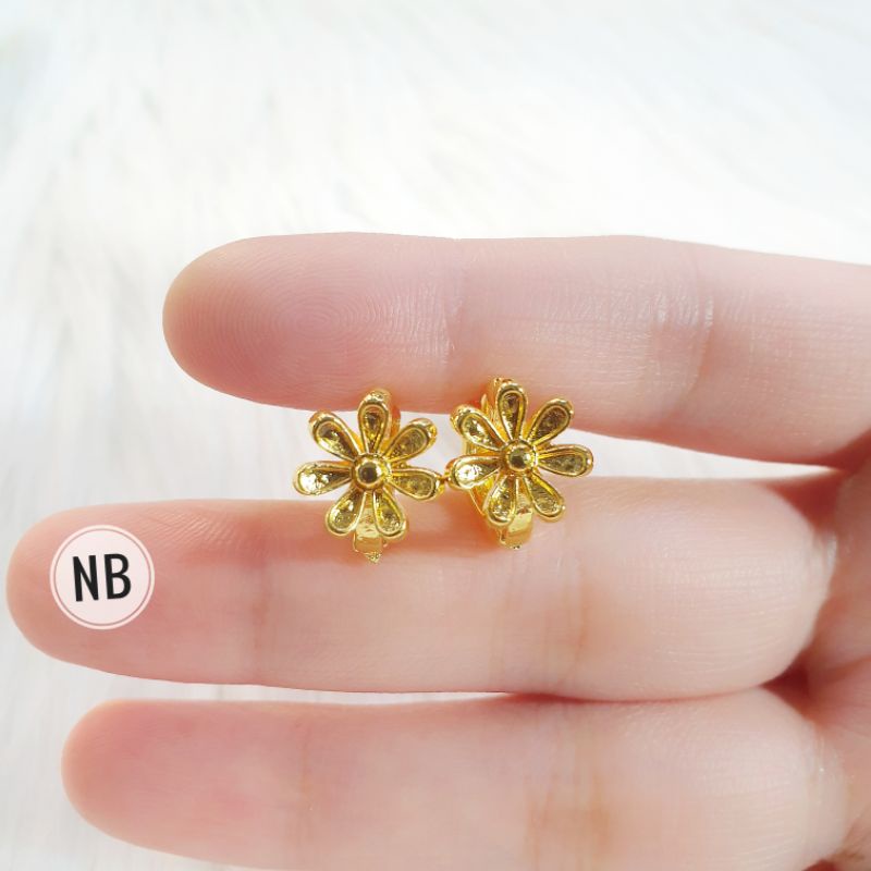 Anting Bunga Wanita Simple Warna 24K N24122101