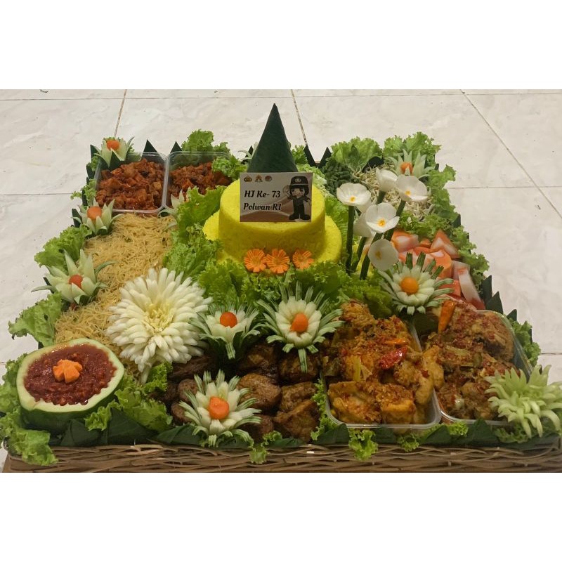 

Nasi Tumpeng