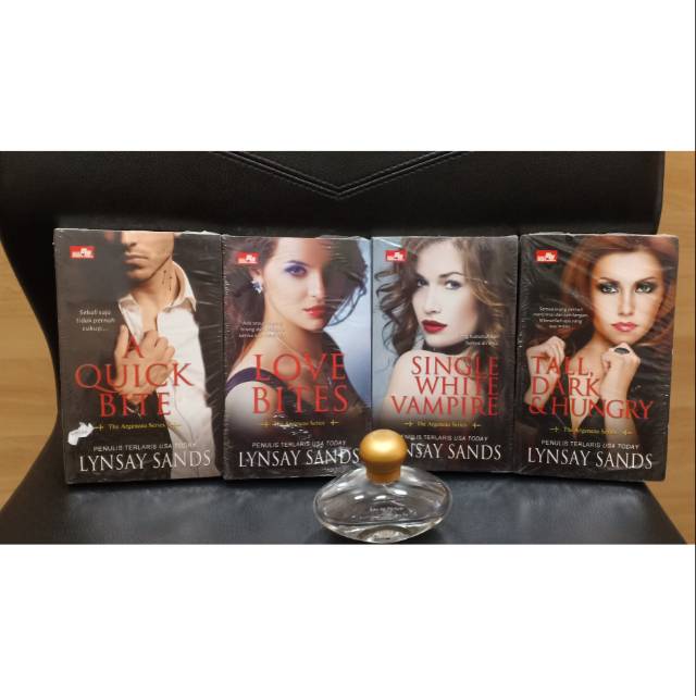 LYNSAY SANDS-THE ARGENEAU SERIES.