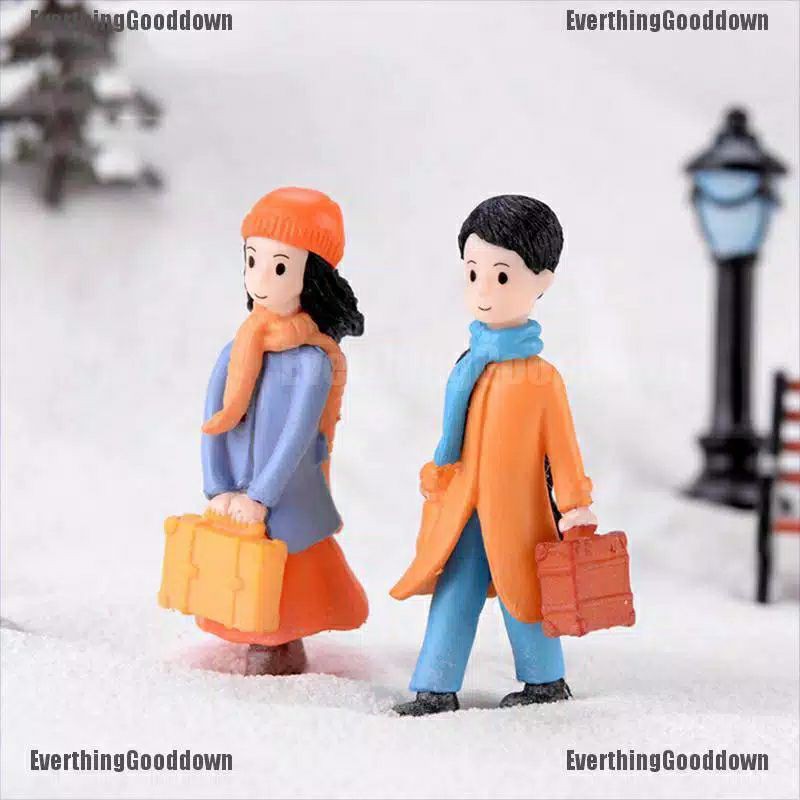2 pcs pajangan miniatur boneka resin couple koper