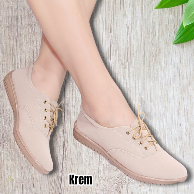 Milicca Sepatu Flat Shoes Sneakers Kekinian Kasual Dewasa Wanita Terbaru Erma