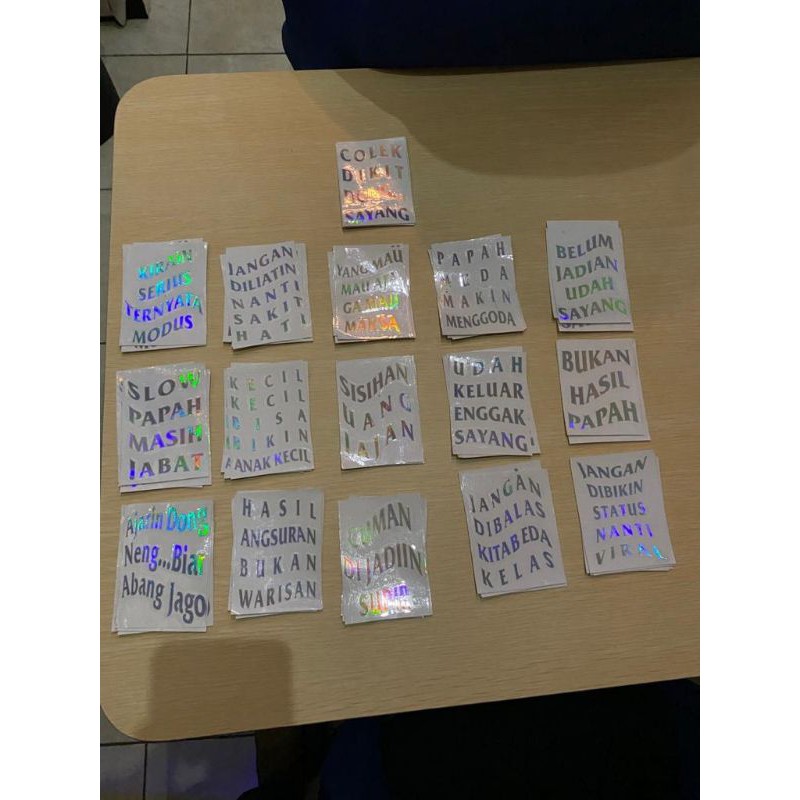 

stiker viral hologram