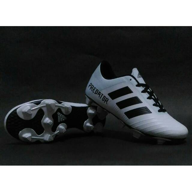 ( bonus tas kaoskaki decker ) sepatu bola adidas predator