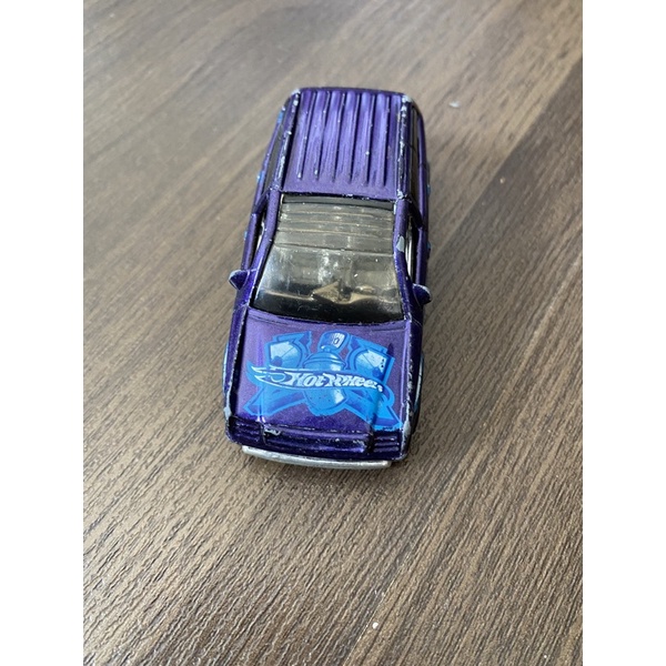 mobil mainan bekas hotwheels