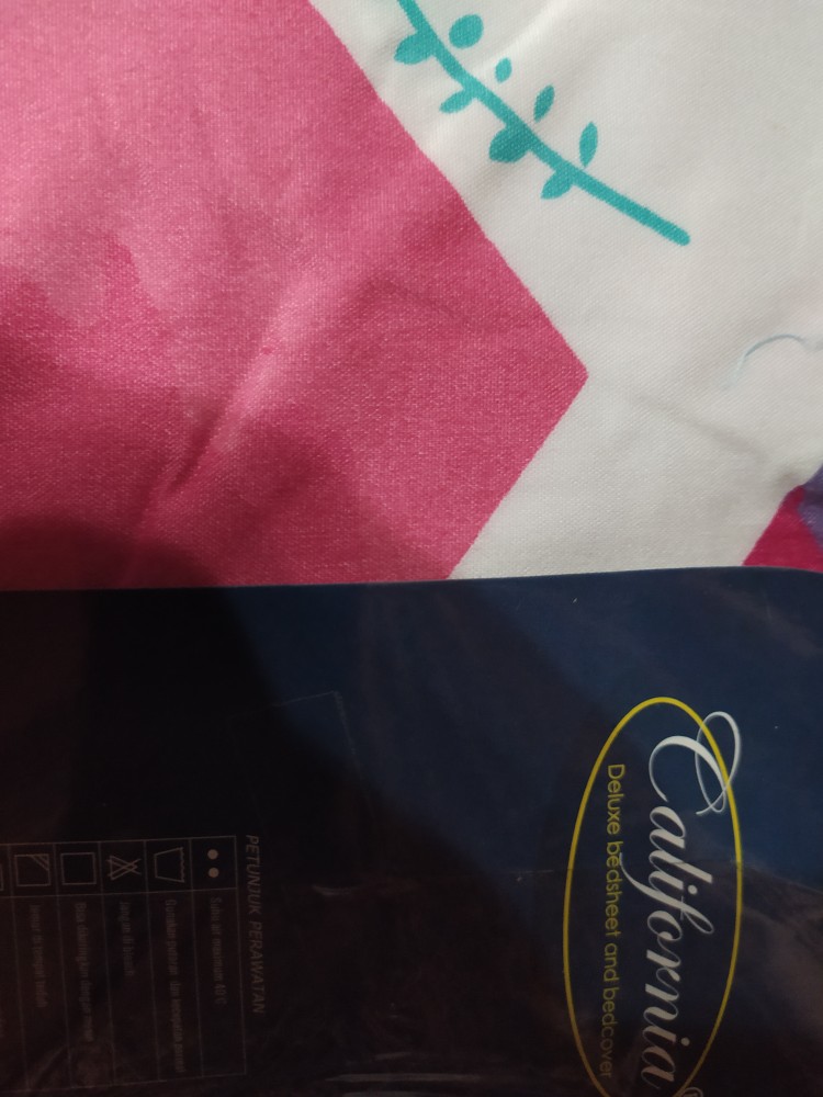 Sarung Bantal California