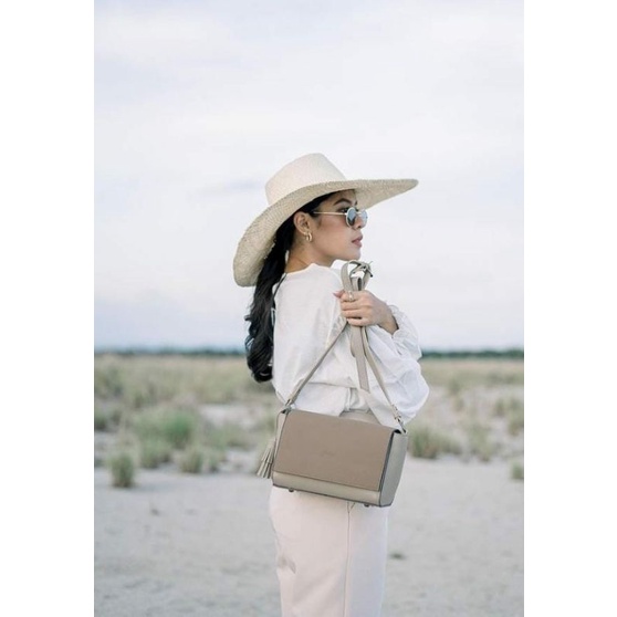 Tas Flicka dengan kode W 282 Khaki