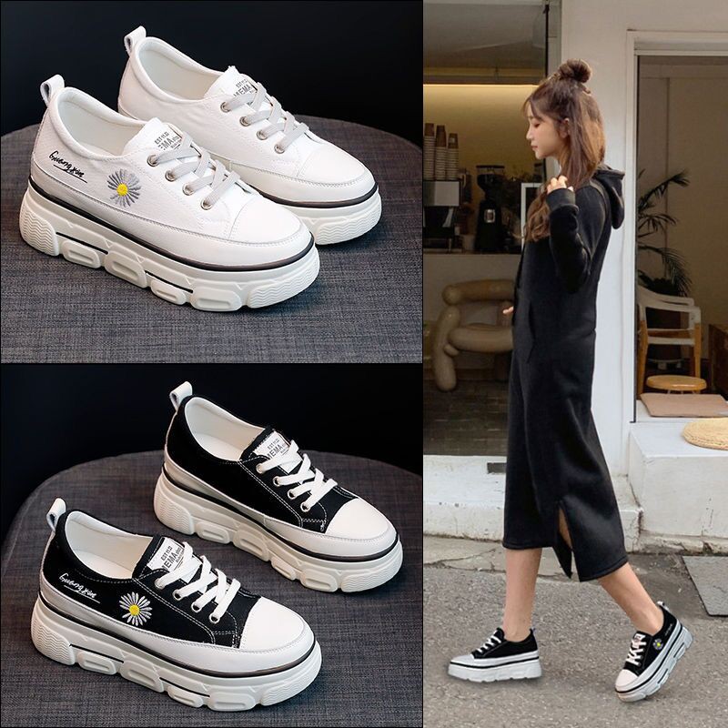 Sepatu Hak Platform Wanita 6 cm lebih tinggi Sepatu kasual fashion datar Tren jalanan Korea Style Bagus