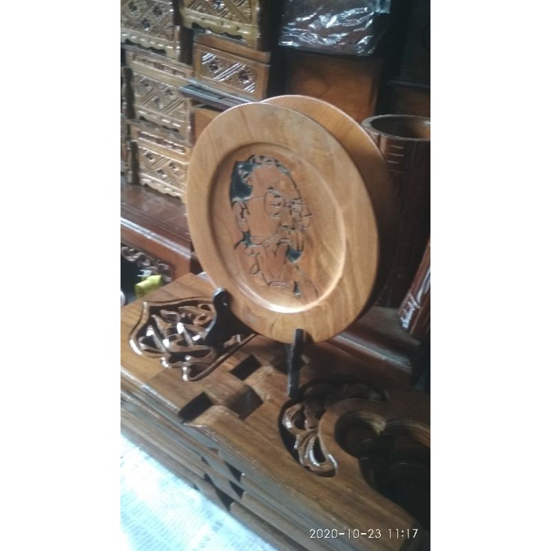 Hiasan pajang piring kayu jati (Bisa custom foto)