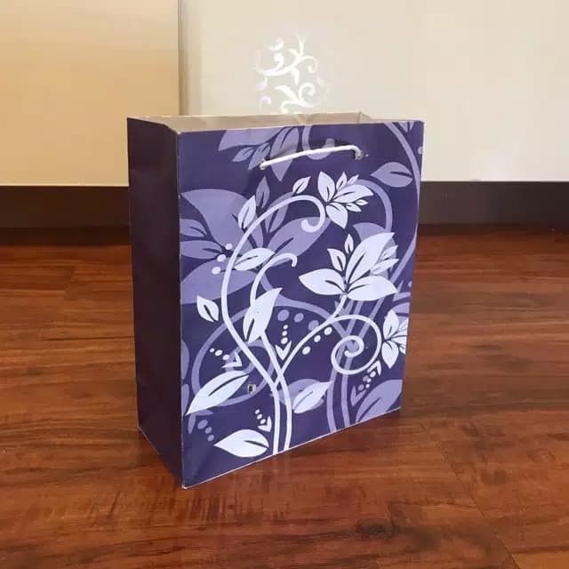 

PROMO Paperbag Bunga Ungu 19x8x22 Tas Kertas Goodie Bag Shopping