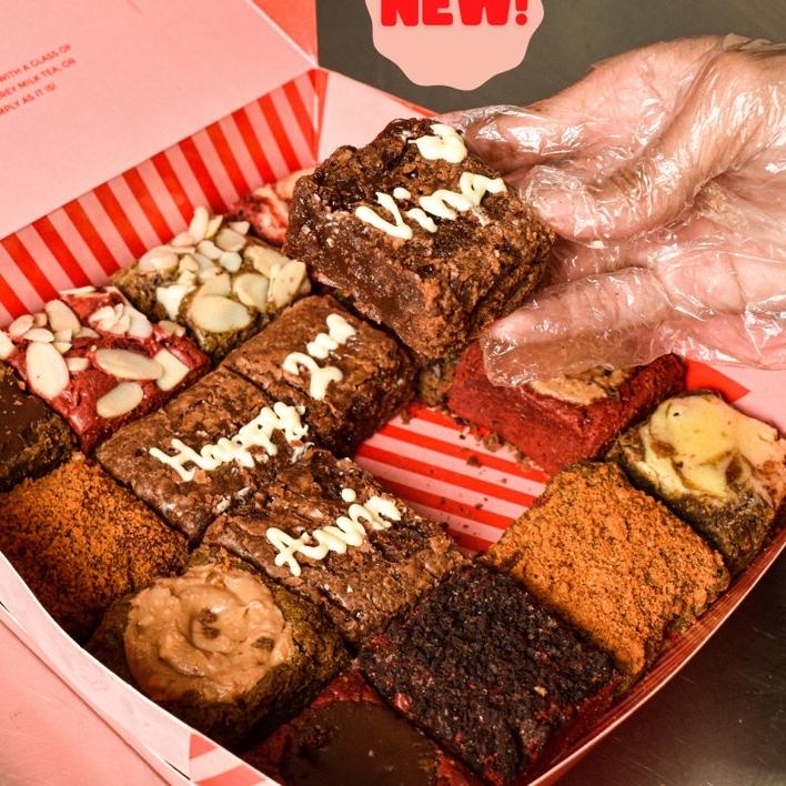 

Miliki - Rainbow Fudge Brownie Box Custom Tulisan 시