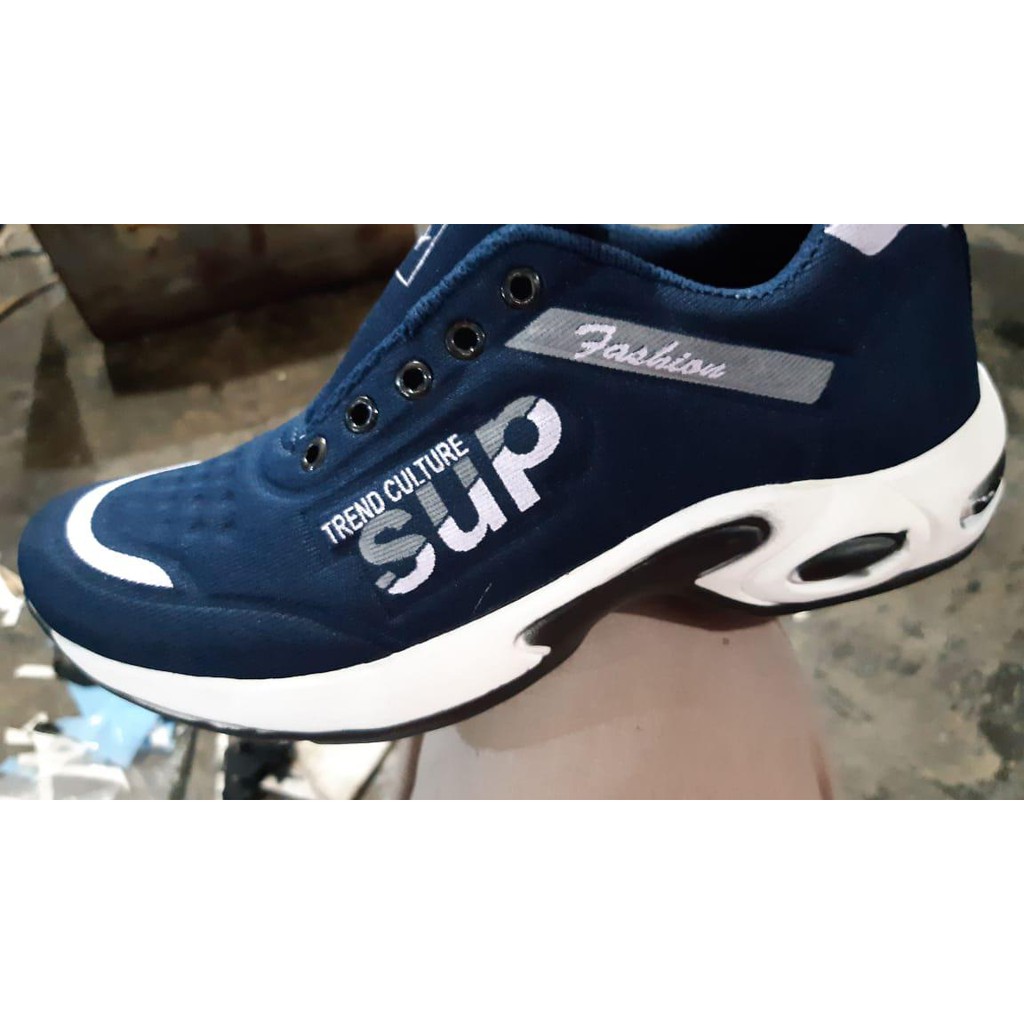 sneakers in fashion 2021