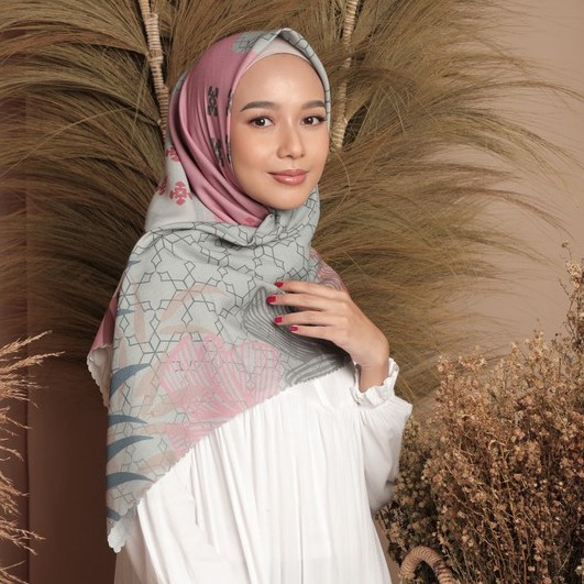 QISTY IN MINT | THE NOVELLA SCARF (Superfine Voal Hijab Premium)