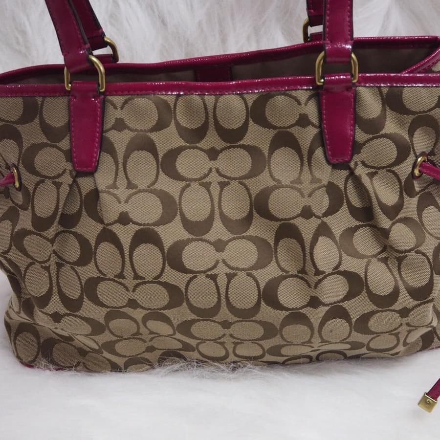 Preloved Coach Hand bag 95% like new