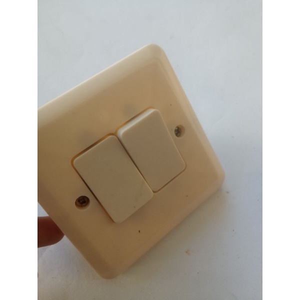 saklar lampu on off / saklar lampu tempel / saklar lampu tembok