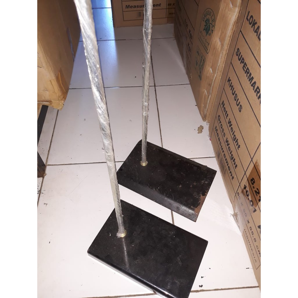 tiang statif dengan alas besi laboratorium