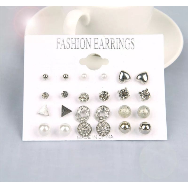 Set anting 12 pasang Diamond Crystal modis love you