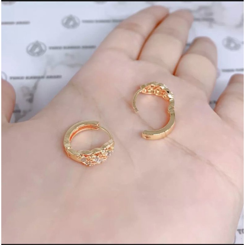 anting jepit permata indah perhiasan wanita titanium gold