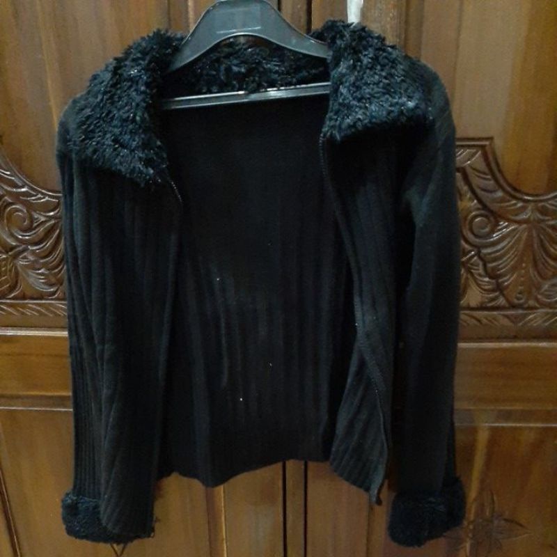 Jaket Wol Kerah Bulu (Bekas)