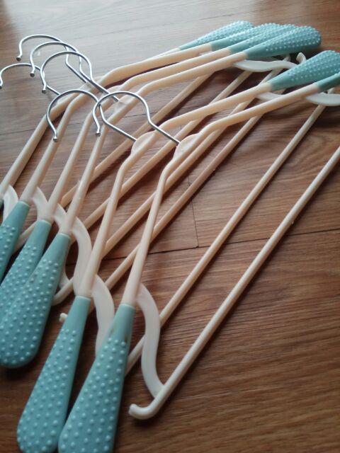 6 Pcs Hanger Plastik Anti Slip Hanger Gantungan Baju
