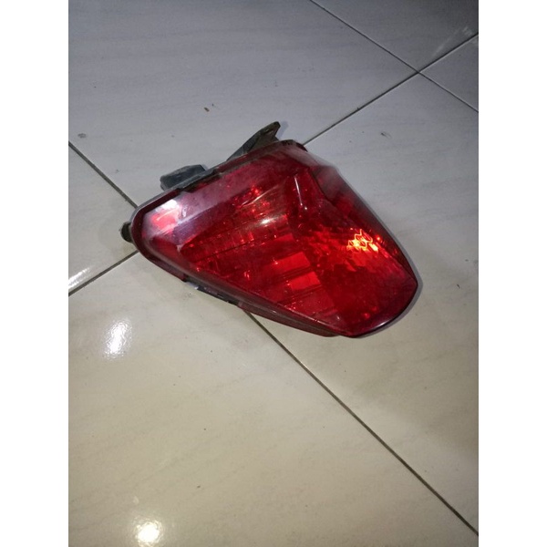 stoplamp honda cbr 150r k45a tail light buntut ekor lampu belakang cbr 150fi cbr 150 lokal mata dua 