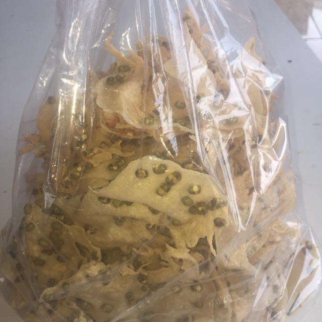

peyek kacang hijau