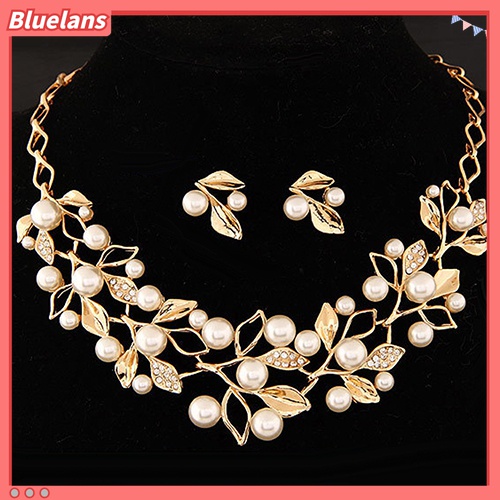 Bluelans Set Anting Tusuk + Kalung Choker Wanita Desain Daun Hias Mutiara Imitasi Untuk Pengantin