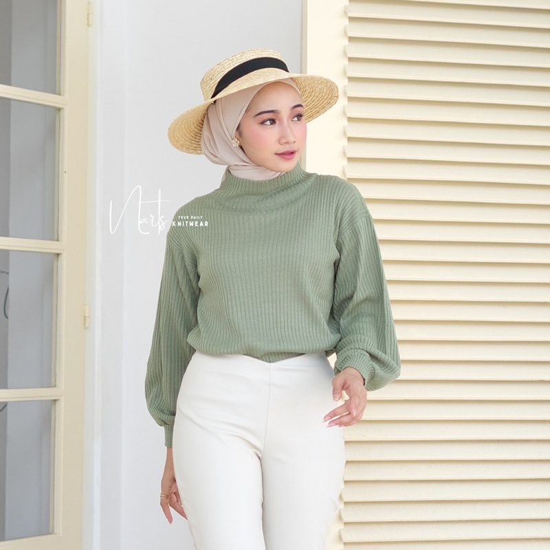 Bayoneta Sweater Balon Knit Turtleneck / Atasan Rajut Wanita