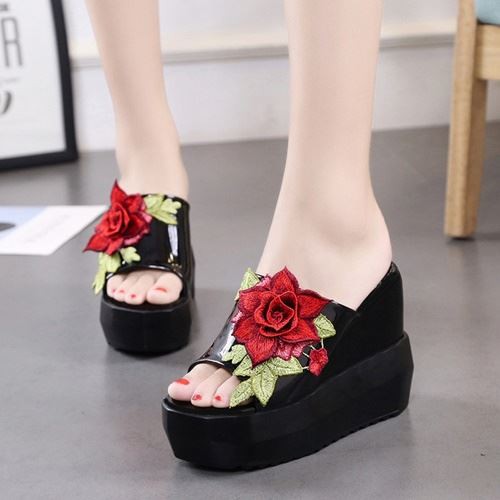 Sepatu Wedges Wanita Cantik 13CM