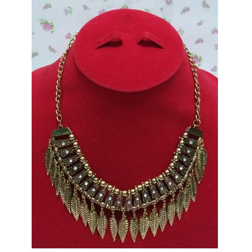 Kalung Etnik Perak Bakar Susun Daun