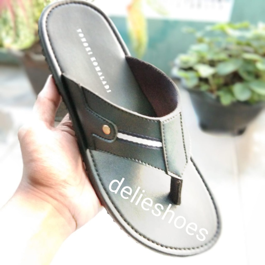 Sandal pria casual yongky komaladi